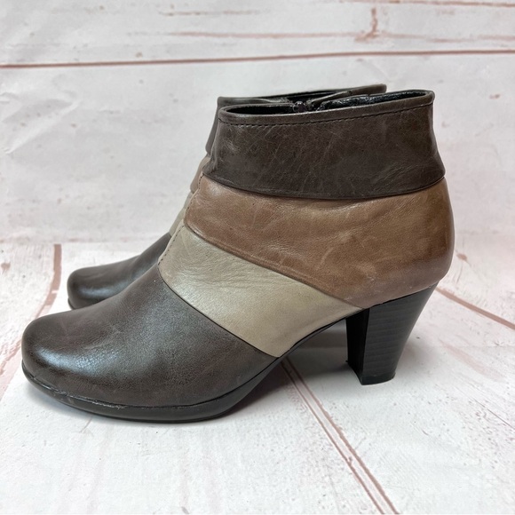 Spring Step Leather Colorblock Mod Ankle Booties - Picture 2 of 8